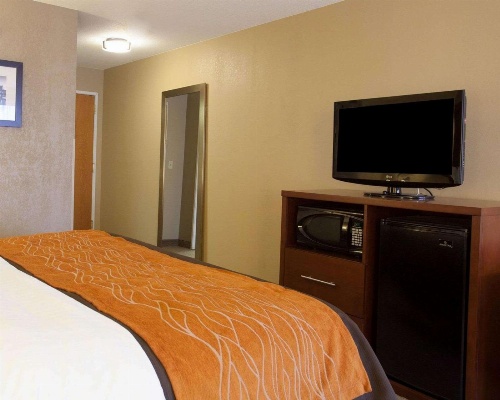 Quality Inn & Suites I-40 East image 1