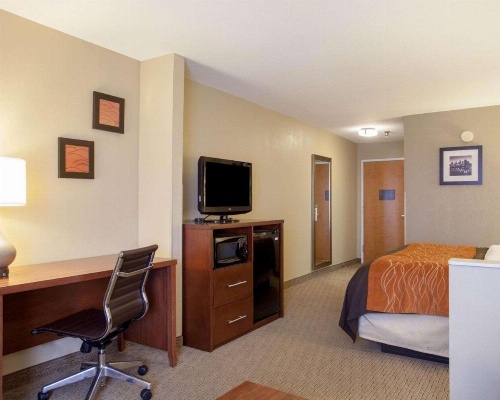 Quality Inn & Suites I-40 East image 13