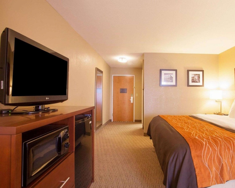 Quality Inn & Suites I-40 East Main image