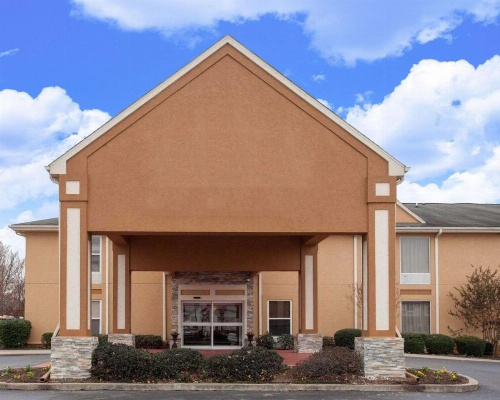 Quality Inn & Suites I-40 East image 22