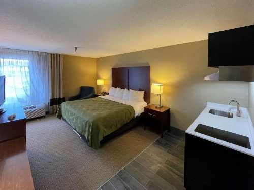 Quality Inn & Suites I-40 East image 23
